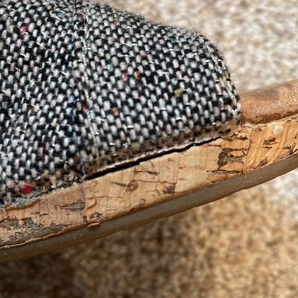 TOMS - Picture 6 of 7